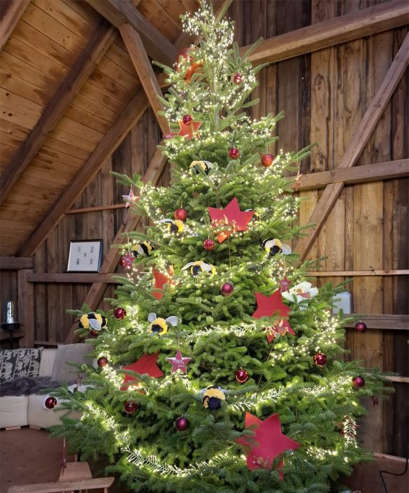 Datex-Perfekt-Weihnachtsbaum mit 15 großen Hummeln